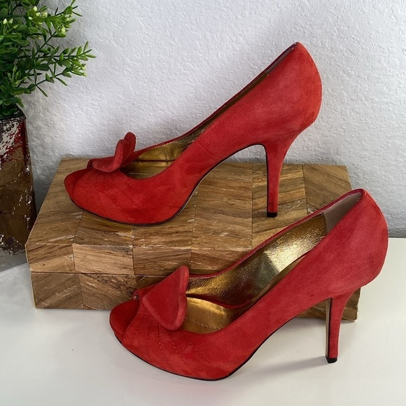 kate spade New York peep toe Italian Suede Heart Stiletto Pump Heel Red Size 6.5 - Picture 4 of 14